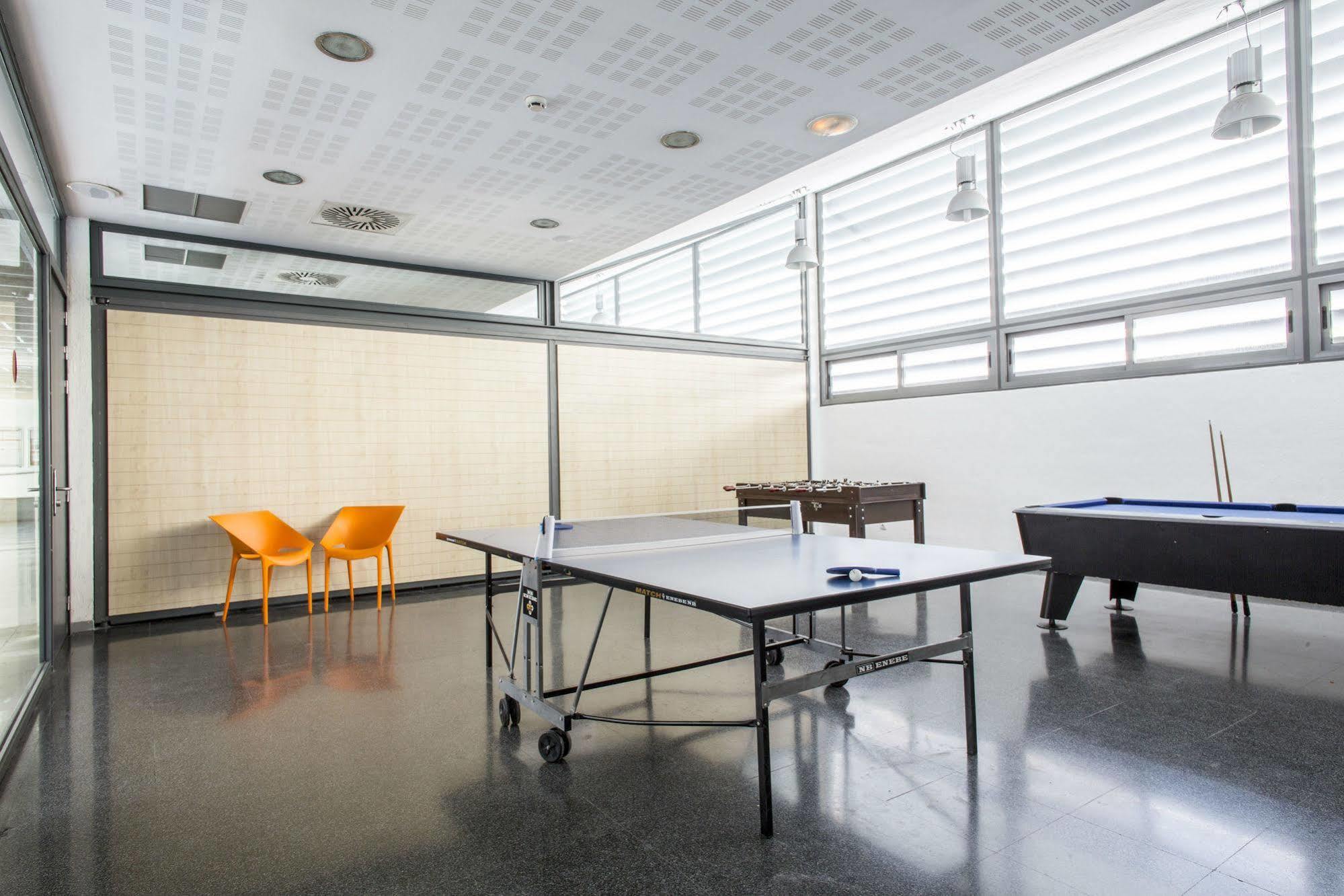 Residencia Universitaria Resa Damia Bonet Valencia Eksteriør bilde