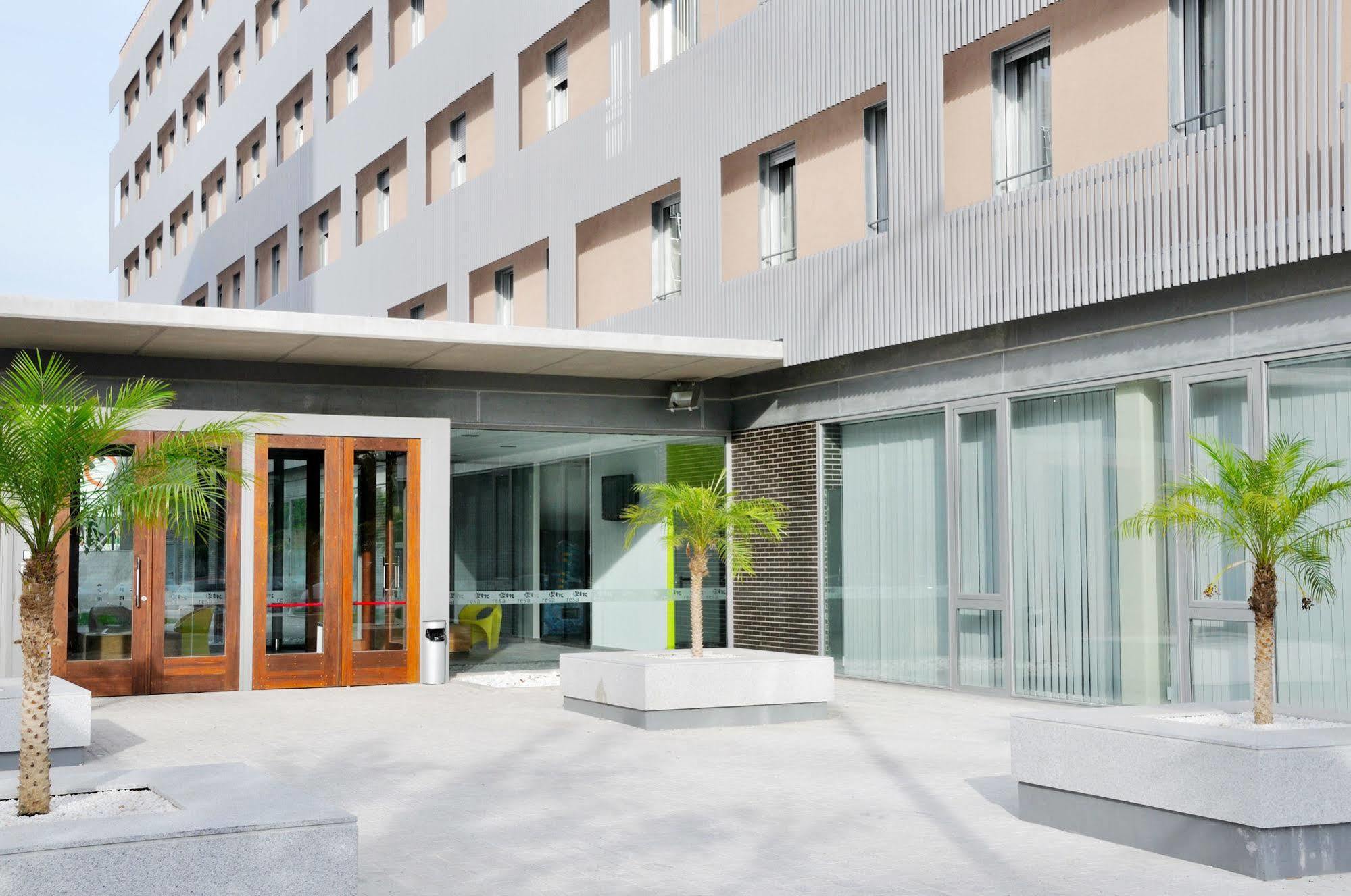 Residencia Universitaria Resa Damia Bonet Valencia Eksteriør bilde